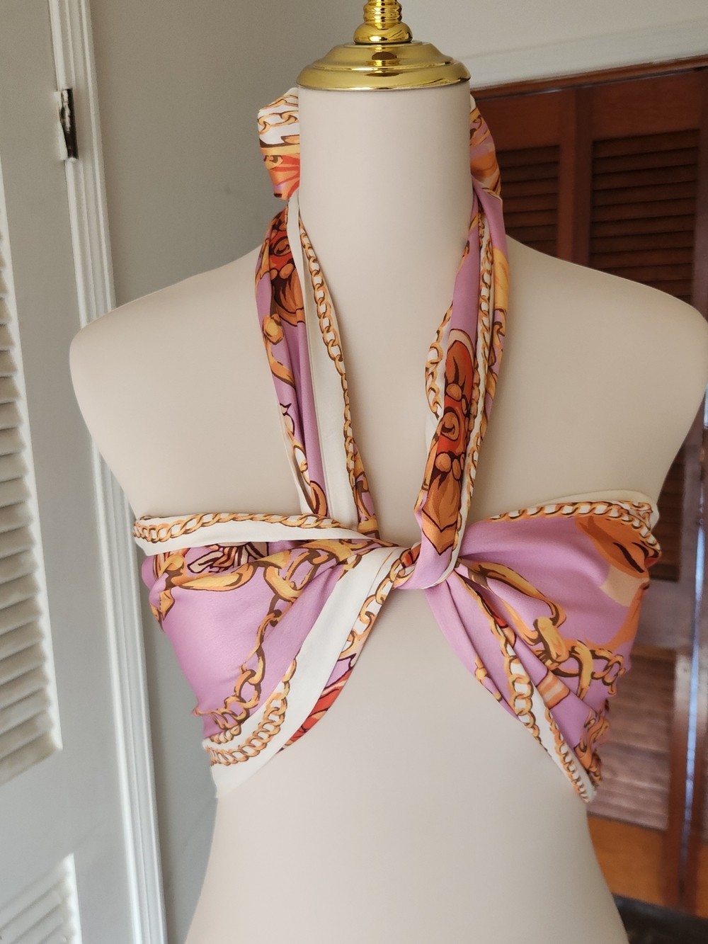 AKIRA Pink & Gold Chain-Print Scarf Top - Picture 3 of 7